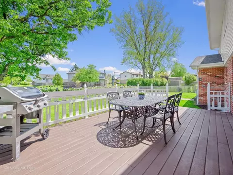 Exterior - 6457 Rodgers Dr, Willowbrook, IL 60527 photo 3 of 5
