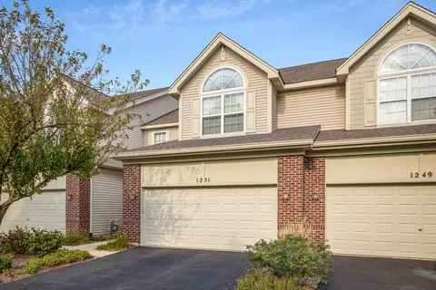 1251 Townes Cir, Aurora, IL 60502
