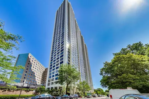 2800 N Lake Shore Dr #2414, Chicago, IL 60657