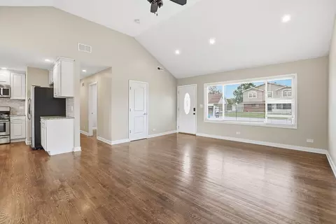 Living - 8718 Cranbrook Ln, Bridgeview, IL 60455 photo 1 of 2