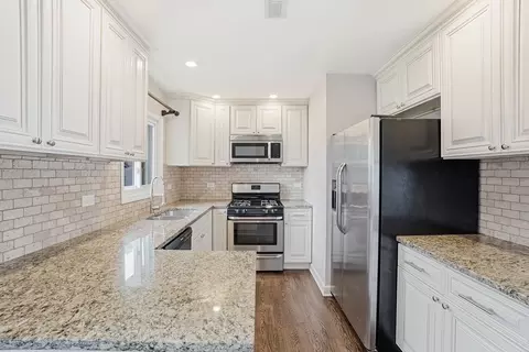 Kitchen - 8718 Cranbrook Ln, Bridgeview, IL 60455 photo 2 of 2