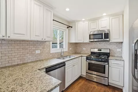 Kitchen - 8718 Cranbrook Ln, Bridgeview, IL 60455 photo 1 of 2