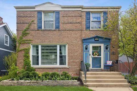 842 Forest Rd, La Grange Park, IL 60526