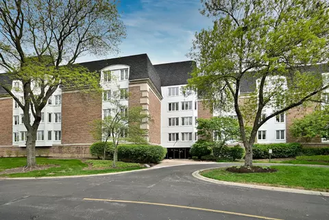 225 Lake Blvd #560, Buffalo Grove, IL 60089