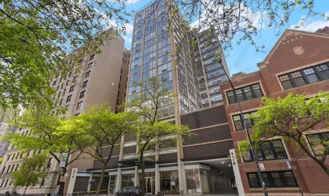 3110 N Sheridan Rd #1807, Chicago, IL 60657
