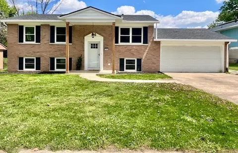 5703 Sir Gawain Dr, Godfrey, IL 62035