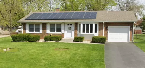 1881 Charles Ln, Aurora, IL 60505