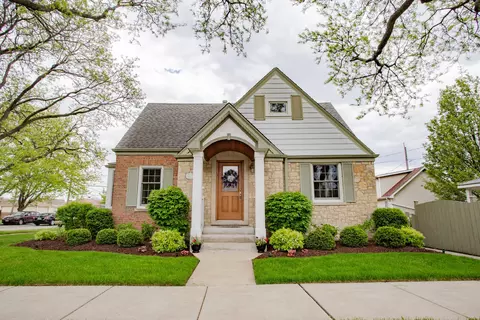 5222 N Oriole Ave, Chicago, IL 60656