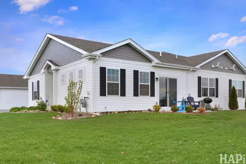 6445 Juniper Dr, Wonder Lake, IL 60097