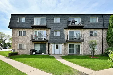 9442 Bay Colony Dr #3E, Des Plaines, IL 60016