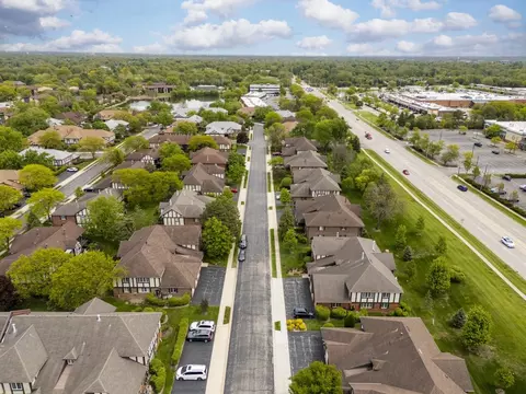 View/Area - 245 Windsor Ln #B, Willowbrook, IL 60527 photo 6 of 6