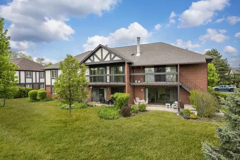 Exterior - 245 Windsor Ln #B, Willowbrook, IL 60527 photo 2 of 2