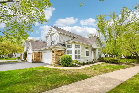 1058 Providence Ln, Buffalo Grove, IL 60089
