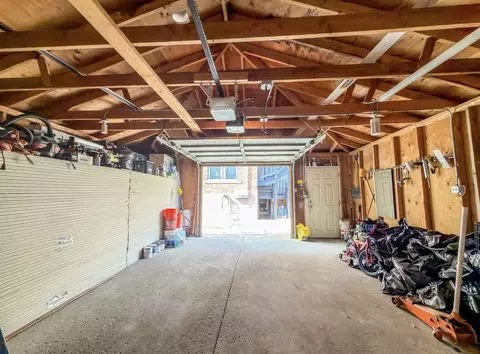 Undisclosed, Chicago, IL 60624 photo 10