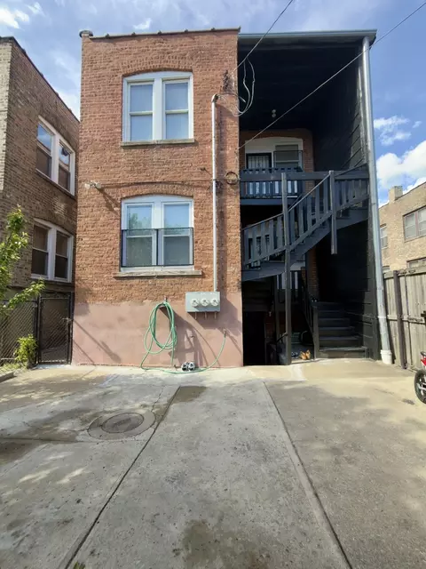 Undisclosed, Chicago, IL 60624 photo 9