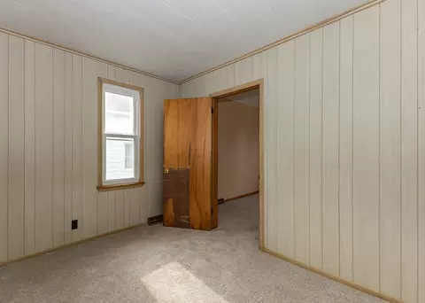 Bedroom - 1007 16th Ave, Fulton, IL 61252 photo 2 of 6