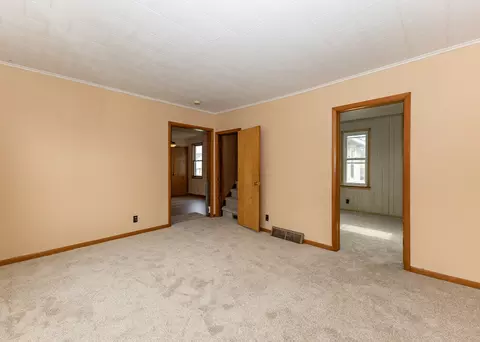 Living - 1007 16th Ave, Fulton, IL 61252 photo 2 of 2