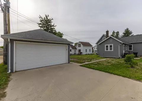 Exterior - 1007 16th Ave, Fulton, IL 61252 photo 5 of 5
