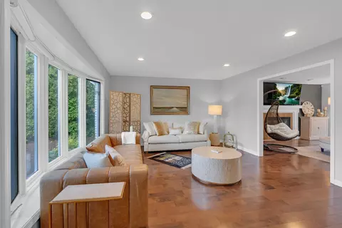 Living - 15 Devonshire Dr, Oak Brook, IL 60523 photo 1 of 4