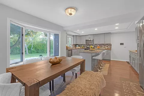 Kitchen - 15 Devonshire Dr, Oak Brook, IL 60523 photo 1 of 3