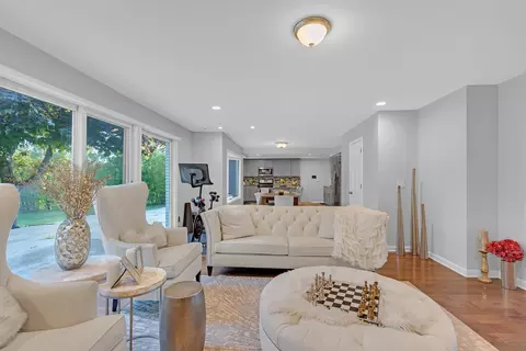 Living - 15 Devonshire Dr, Oak Brook, IL 60523 photo 4 of 4