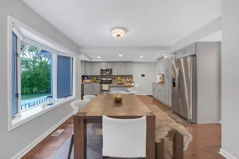 Dining - 15 Devonshire Dr, Oak Brook, IL 60523 photo 1 of 2