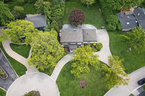 View/Area - 15 Devonshire Dr, Oak Brook, IL 60523 photo 2 of 2