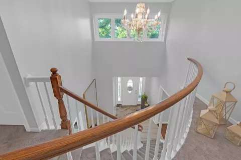 Entry Way - 15 Devonshire Dr, Oak Brook, IL 60523 photo 3 of 4