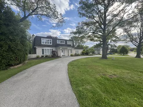 Exterior - 15 Devonshire Dr, Oak Brook, IL 60523 photo 8 of 8