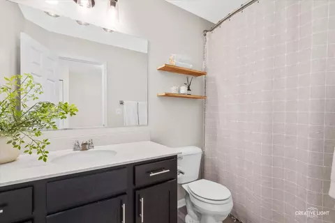 Bath - 4152 Irving Rd, Aurora, IL 60504 photo 3 of 3