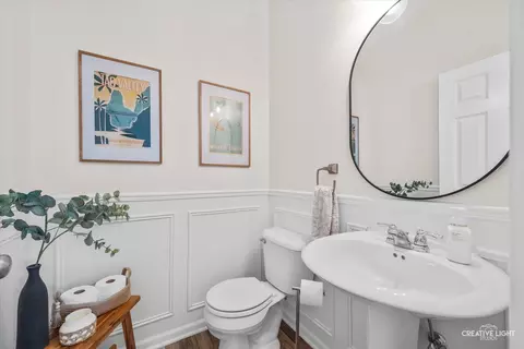 Bath - 4152 Irving Rd, Aurora, IL 60504 photo 1 of 3