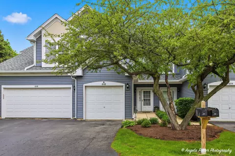 606 Hartford Ct, Oswego, IL 60543