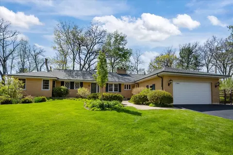 1060 Oak Knoll Dr, Lake Forest, IL 60045