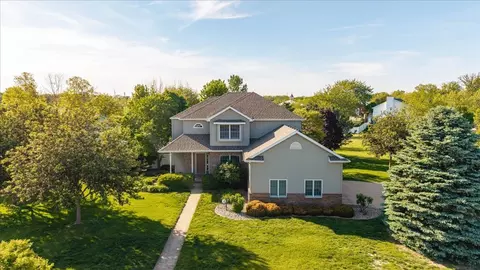 102 Meadowland Dr, Lexington, IL 61753