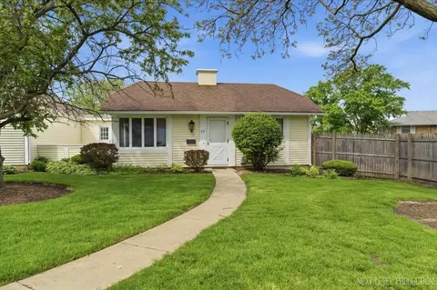25 Garden Dr #1, Montgomery, IL 60538