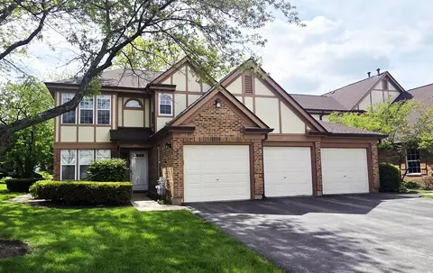 2012 Quaker Hollow Ln, Streamwood, IL 60107