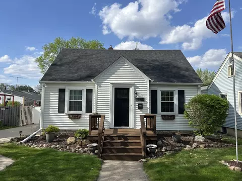 Exterior - 822 Douglas St, Morris, IL 60450 photo 2 of 5