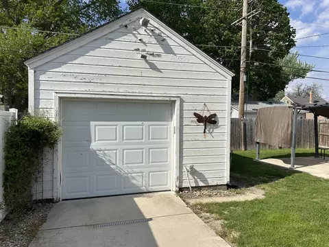 Exterior - 822 Douglas St, Morris, IL 60450 photo 4 of 5