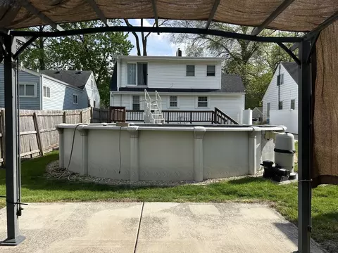 Exterior - 822 Douglas St, Morris, IL 60450 photo 5 of 5