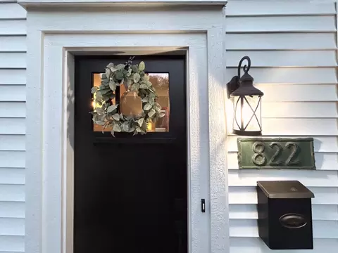 Entry Way - 822 Douglas St, Morris, IL 60450 photo 1 of 2