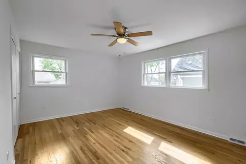 Bedroom - 1305 E Ardyce Ln, Mount Prospect, IL 60056 photo 1 of 4