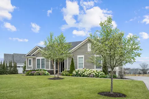 30 S Orchard Cir, Lake Forest, IL 60045