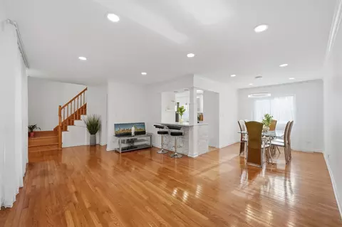 Other - 710 Bayside Ct, Wheeling, IL 60090 photo 1 of 9