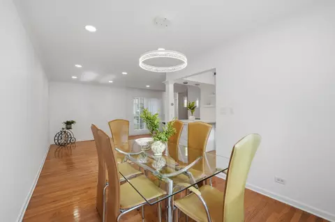 Dining - 710 Bayside Ct, Wheeling, IL 60090 photo 1 of 2