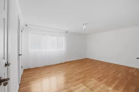 Bedroom - 710 Bayside Ct, Wheeling, IL 60090 photo 2 of 6