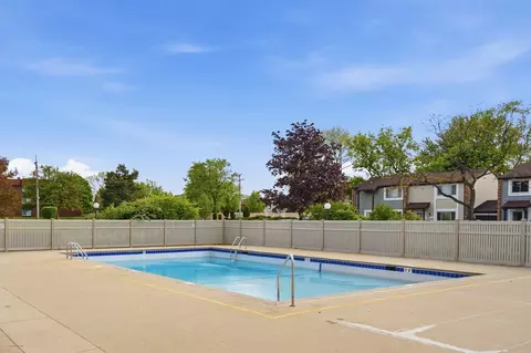 Exterior - 710 Bayside Ct, Wheeling, IL 60090 photo 4 of 4