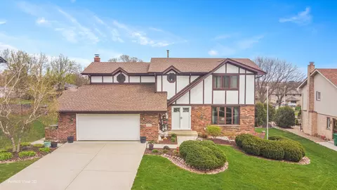 17203 Highwood Dr, Orland Park, IL 60467
