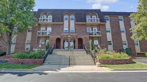 1501 Darien Lake Dr #208, Darien, IL 60561