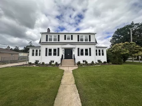 210 S Grace St, Lombard, IL 60148