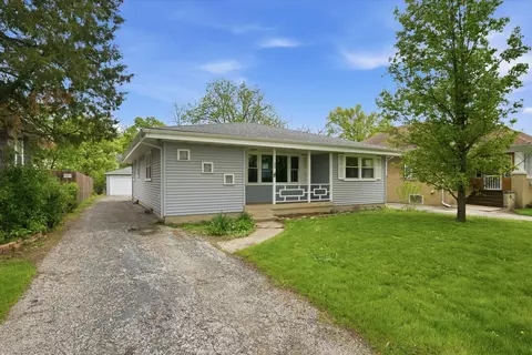 25 S Illinois Ave, Villa Park, IL 60181
